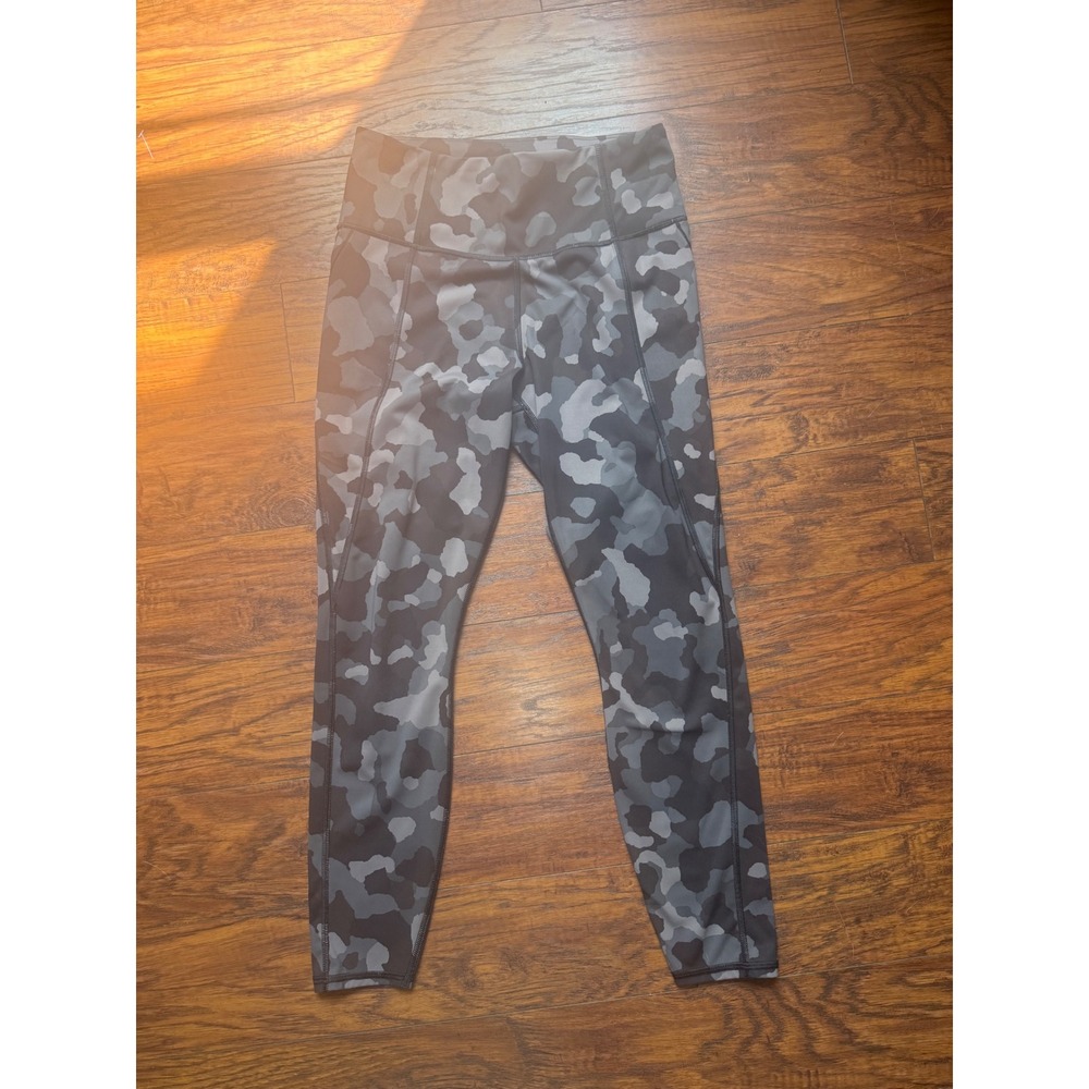 Athleta Ultimate Stash Pocket Leggings Grey Camo High Rise 7/8 Tights